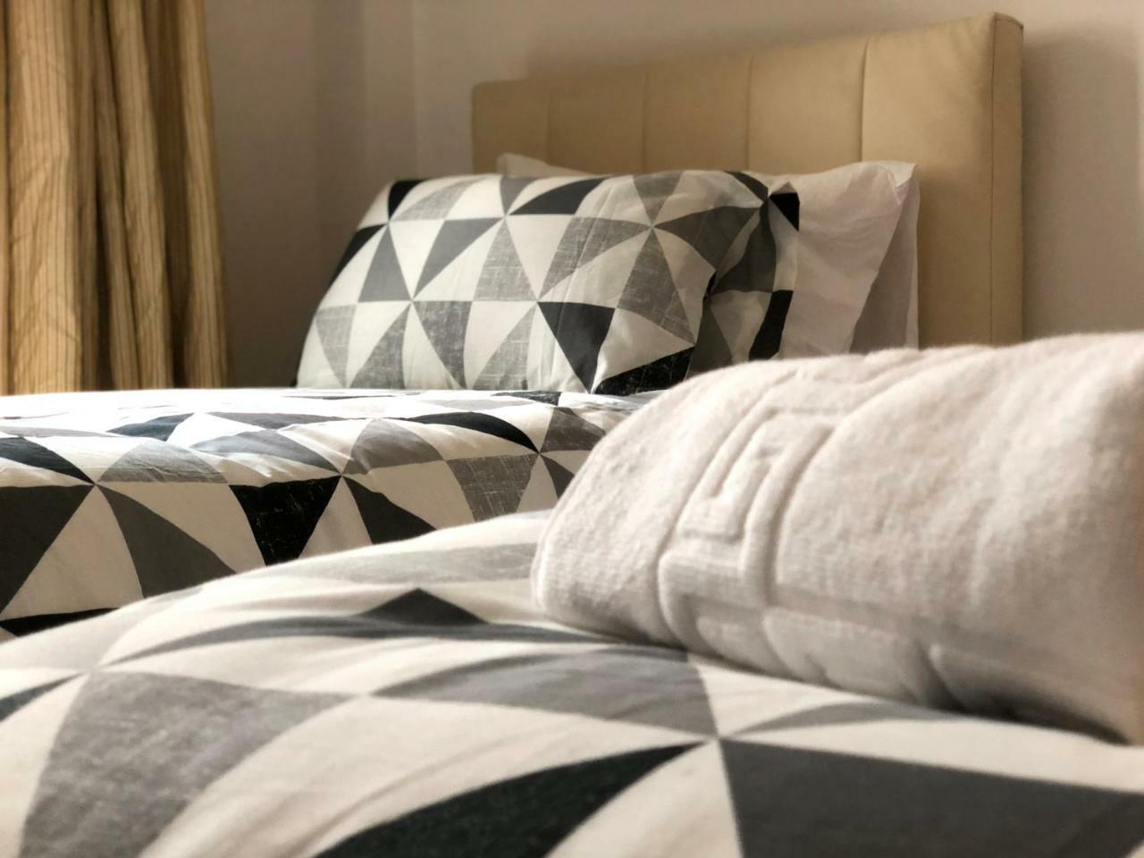 Saint Julian's Modern Stylish Apartment - 2 Bedroom & 2 Bathroom Apartment - Spinola Bay, St Julians מראה חיצוני תמונה